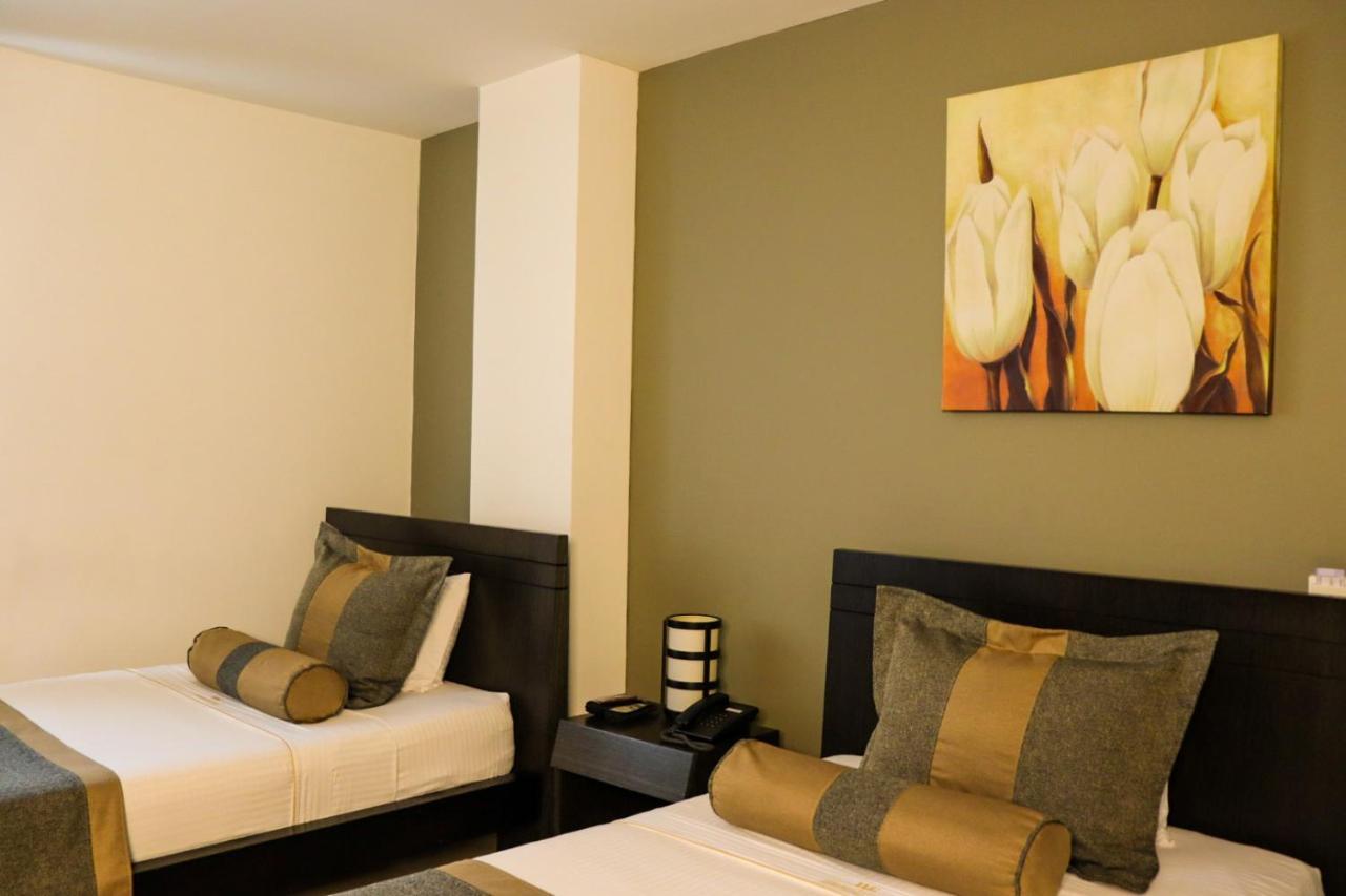 Hotel Medellin Gold Екстер'єр фото