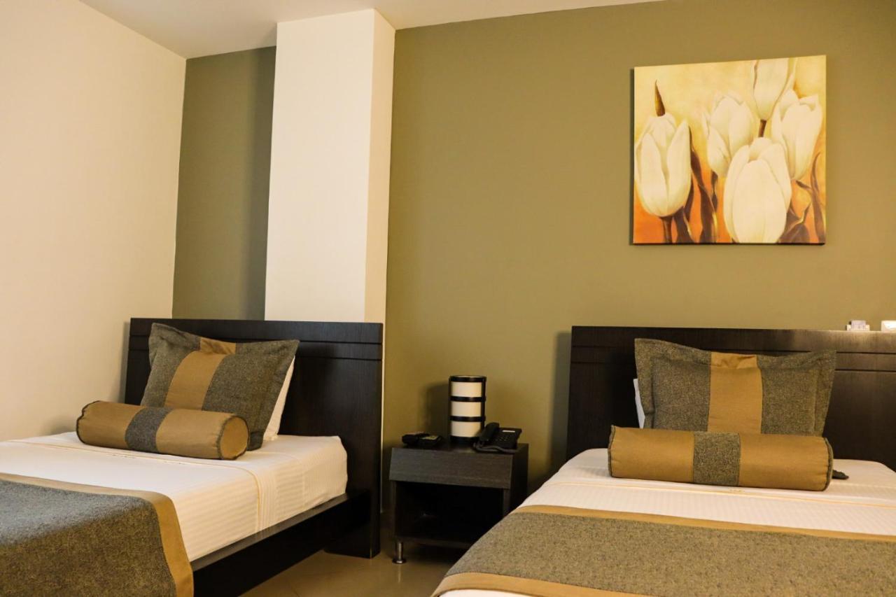 Hotel Medellin Gold Екстер'єр фото