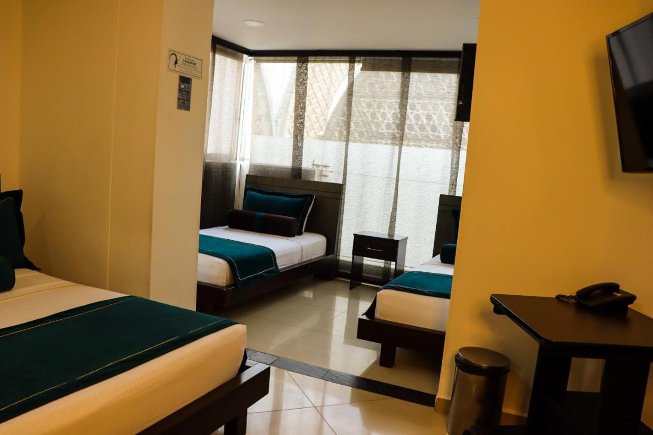 Hotel Medellin Gold Екстер'єр фото