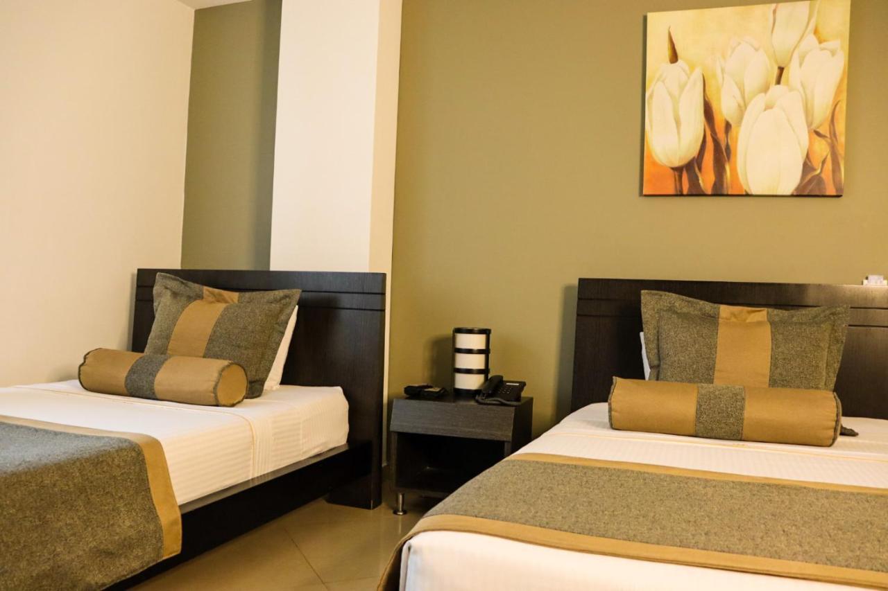 Hotel Medellin Gold Екстер'єр фото
