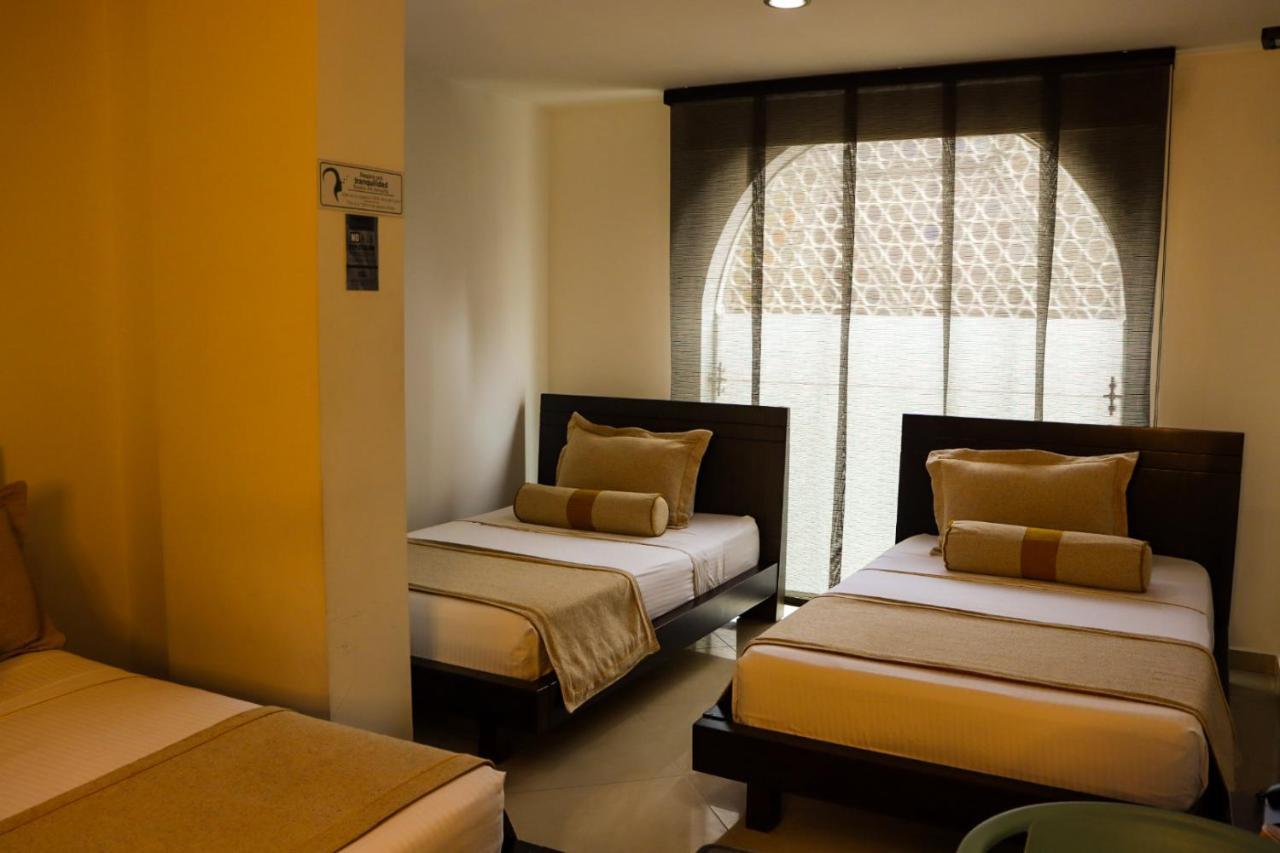 Hotel Medellin Gold Екстер'єр фото