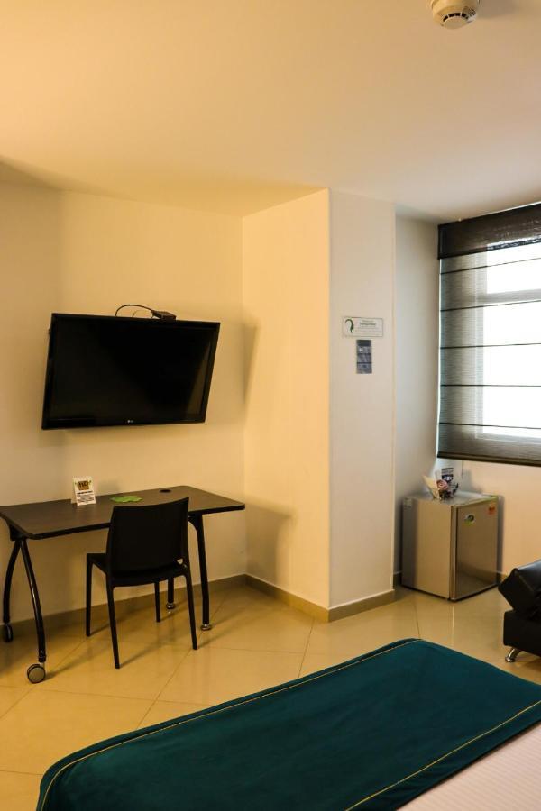 Hotel Medellin Gold Екстер'єр фото